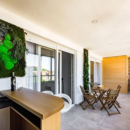Apartment Penthouse With View In Center *