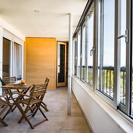 Apartment Penthouse With View In Center Split
