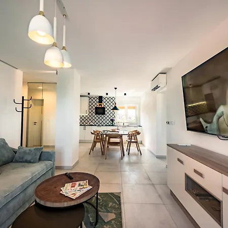 Apartment Penthouse With View In Center Split