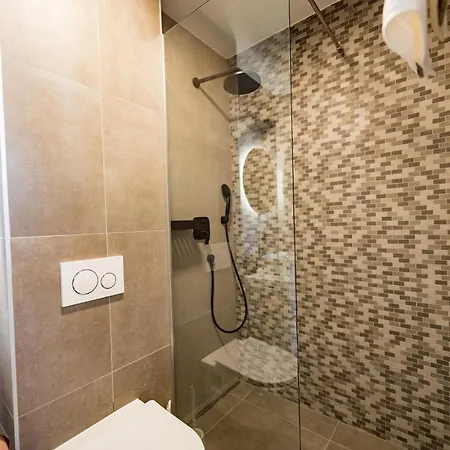 Apartman Penthouse With View In Center Split