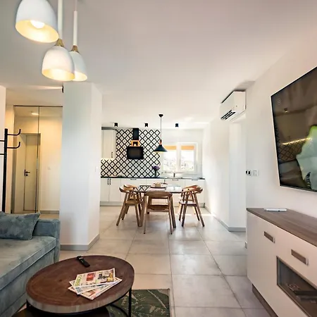 Daire Penthouse With View In Center