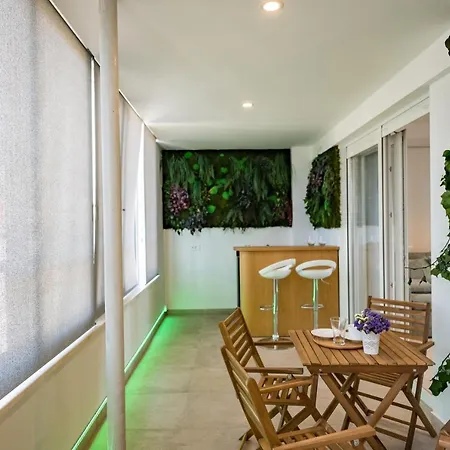 公寓 Penthouse With View In Center *