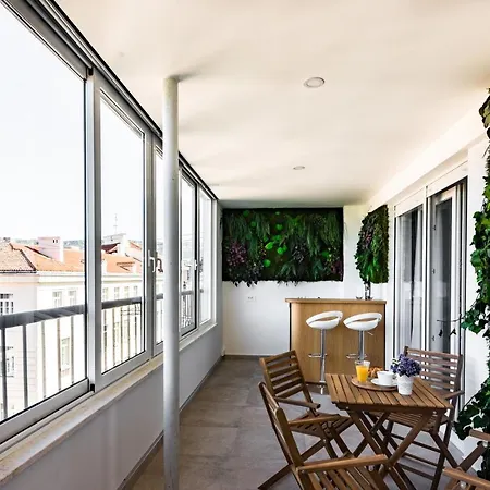 Penthouse With View In Center * Split