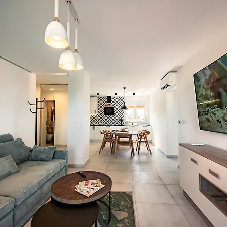 Penthouse With View In Center Daire