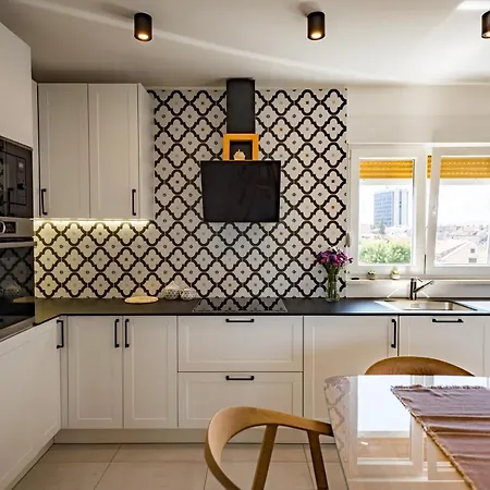 דירה Penthouse With View In Center *