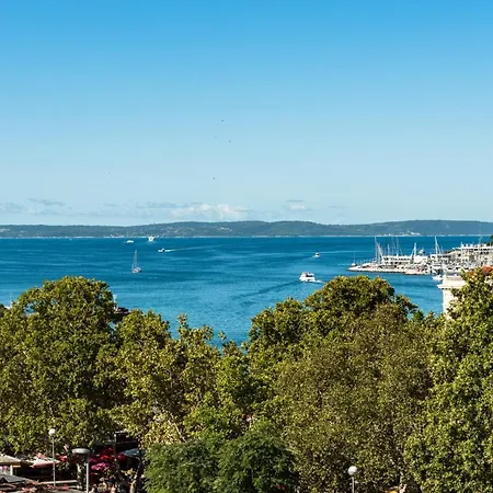 Daire Penthouse With View In Center *