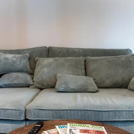 Penthouse With View In Center דירה