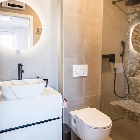 Penthouse With View In Center Daire Split