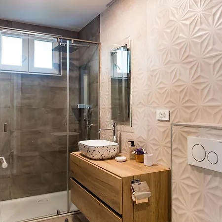 דירה Penthouse With View In Center *