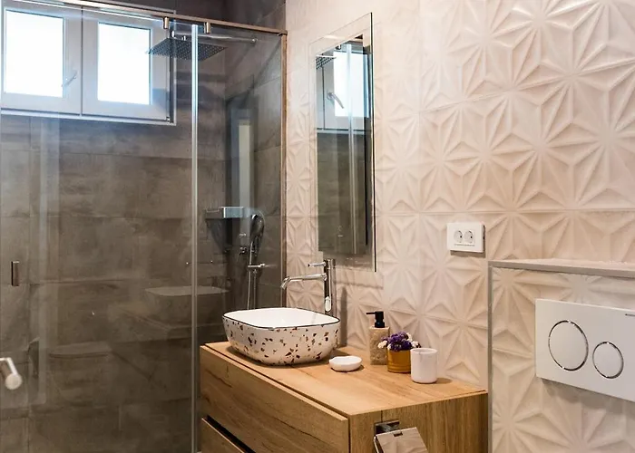 Apartment Penthouse With View In Center *