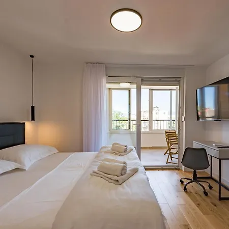 Penthouse With View In Center * Split