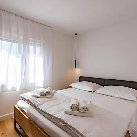 Penthouse With View In Center